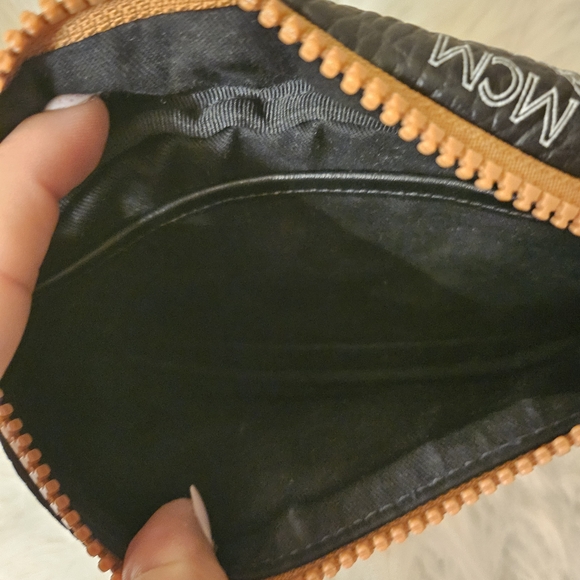 MCM Black and White Bag Crossbody - Picture 4 of 10